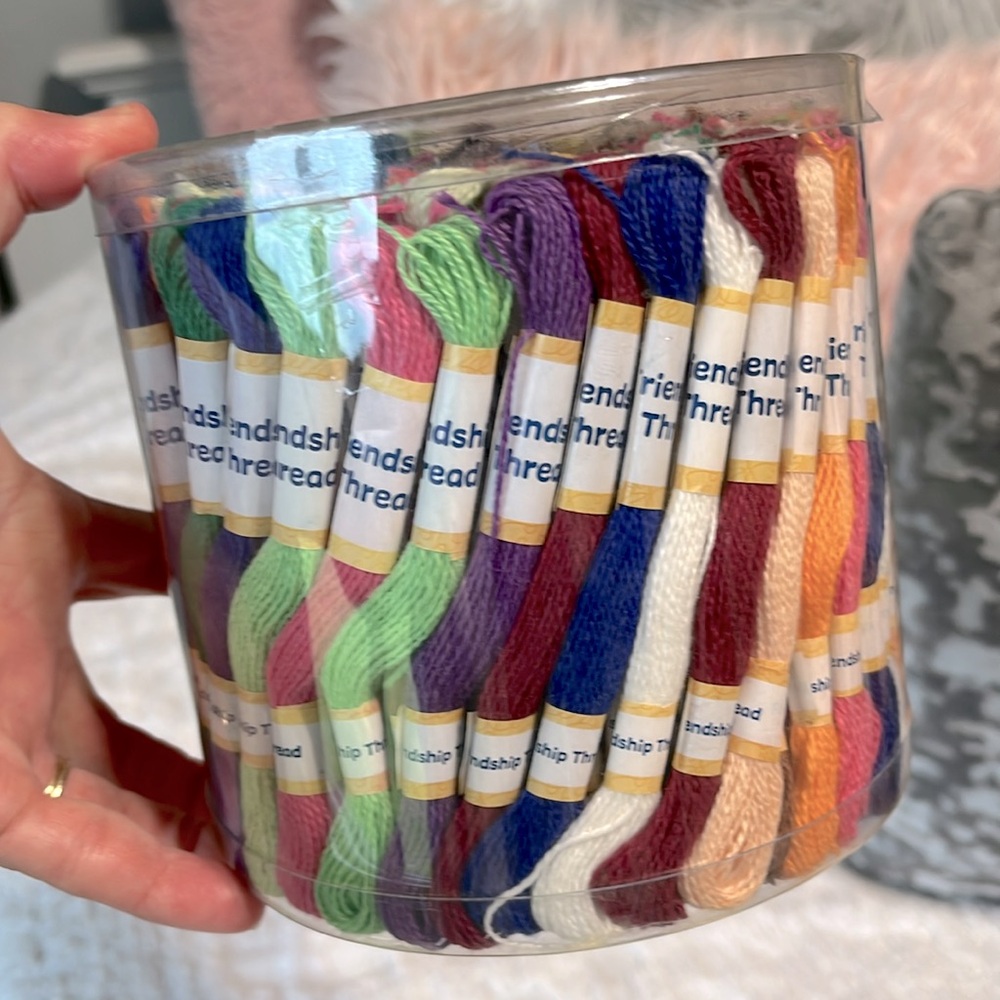 Hello Hobby Friendship Thread & Storage Set
